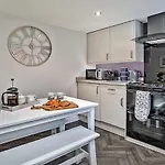 Finest Retreats - Old Salt Loft *
