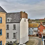 Finest Retreats - Old Salt Loft * Whitby